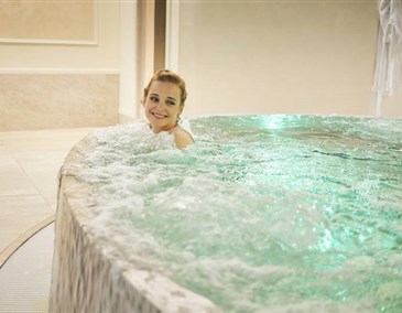 عطلة نهاية الأسبوع لها - مدينة كارلوفي فاري